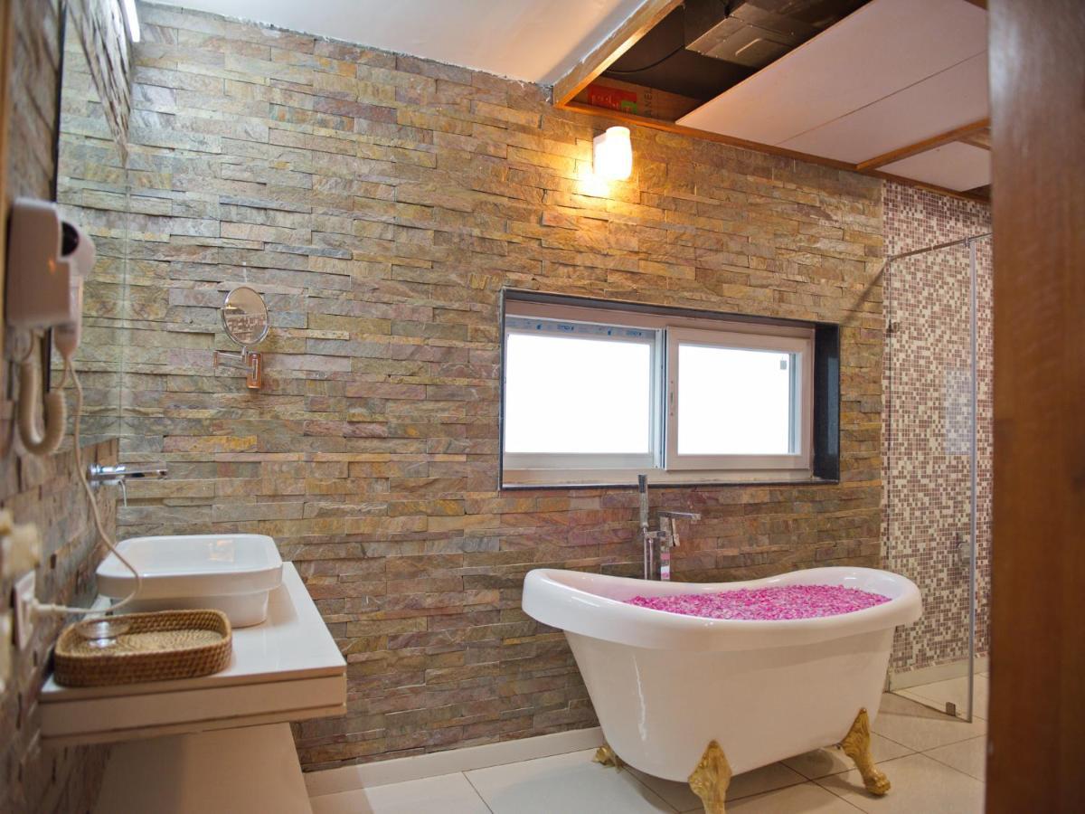 Wild Rose Resort And Spa 布什格尔 外观 照片